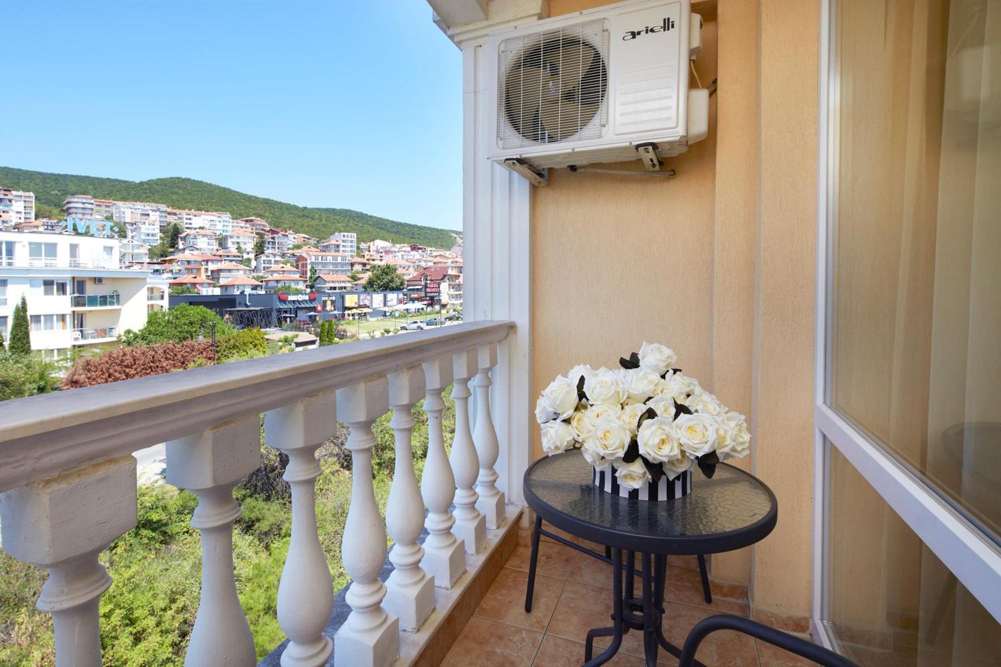 Villa Sardinia And Spa Светий Влас Екстер'єр фото